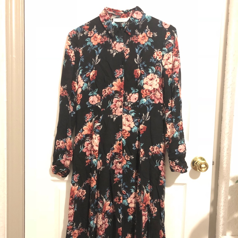 Midi shirt dress. Flower pattern. Size M